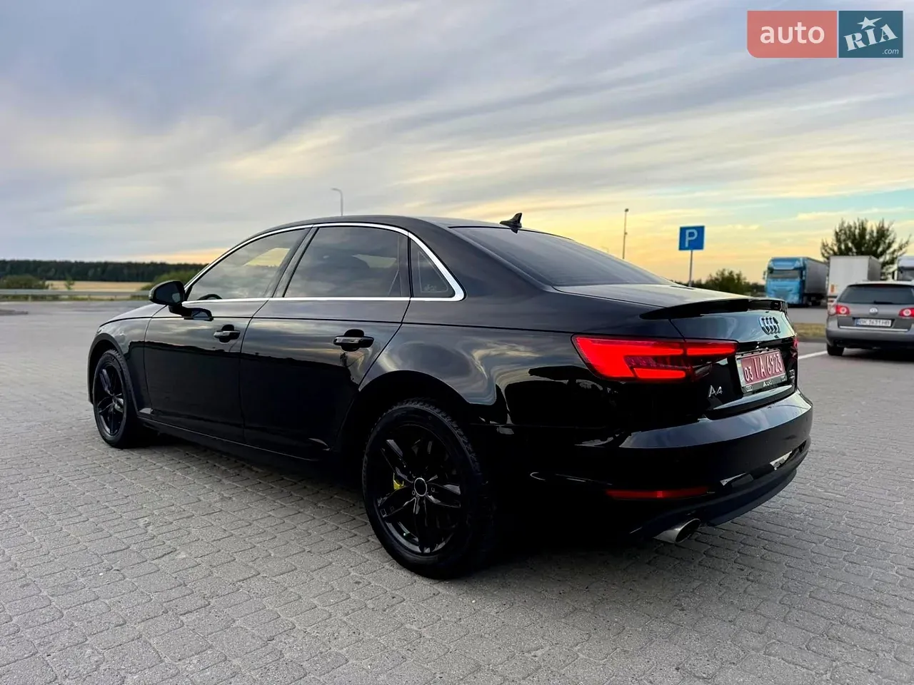 Audi A4 2017 photo 4