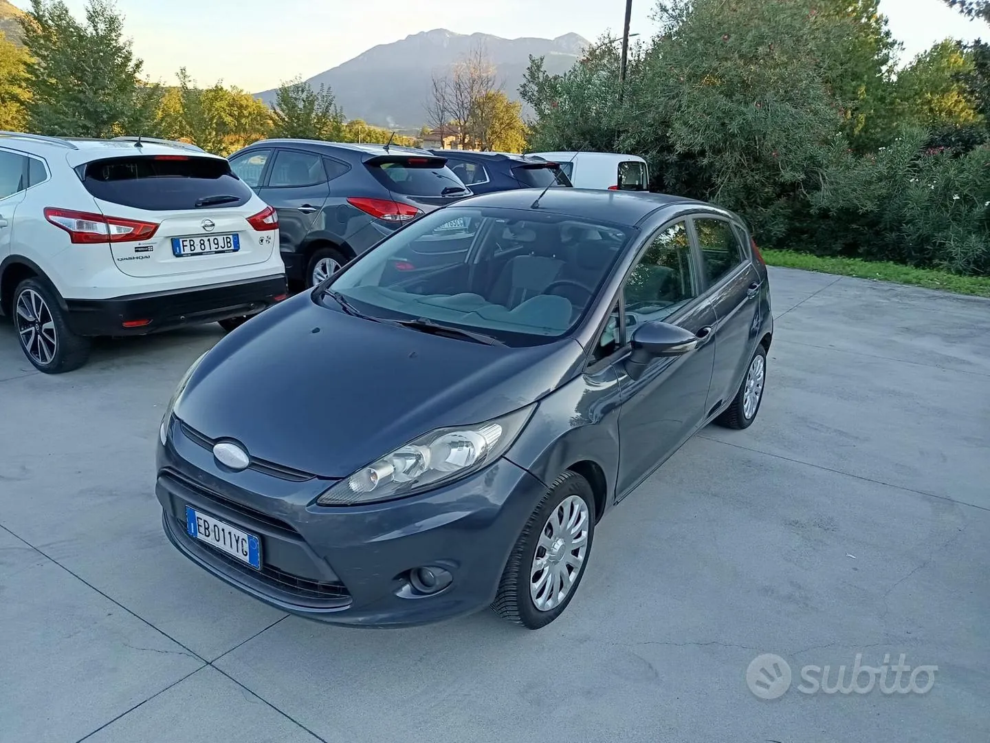 Ford Fiesta 2010 photo 2