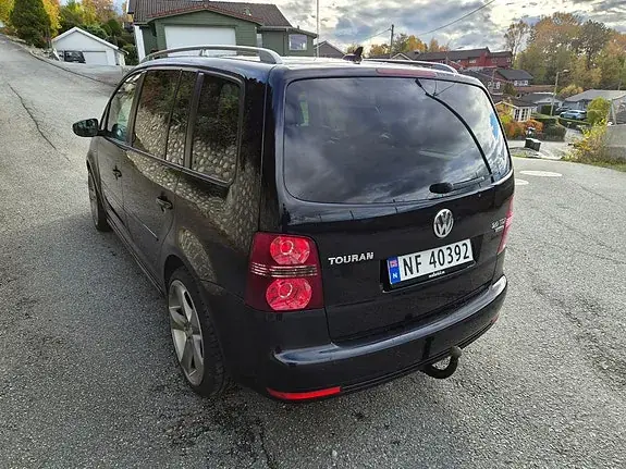 Volkswagen Touran 2010 photo 5
