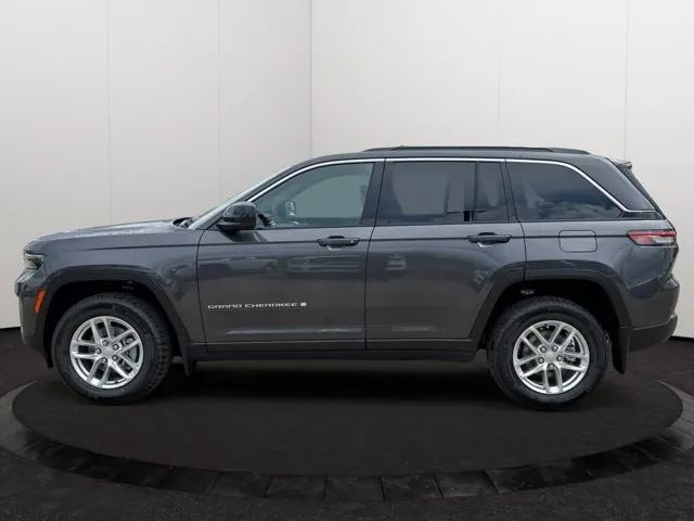 Jeep Grand Cherokee 2026 photo 2