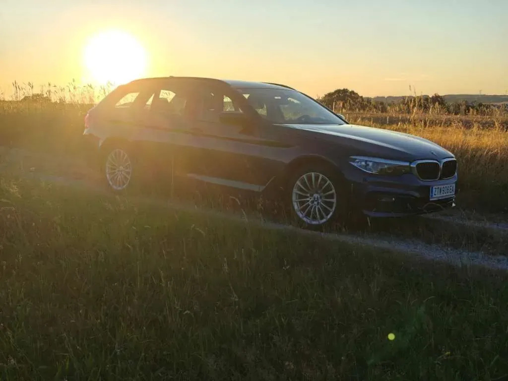 BMW 5 Series 2018 photo 2