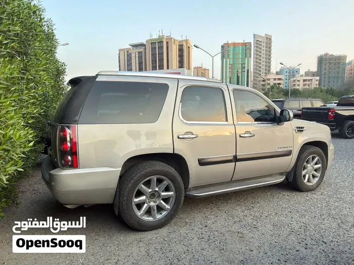 GMC Yukon Denali 2008 photo 3