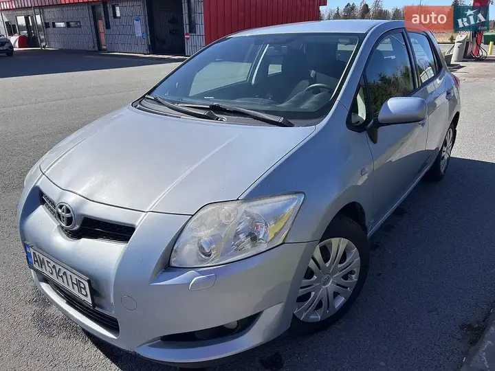 Toyota Auris 2008 photo 2