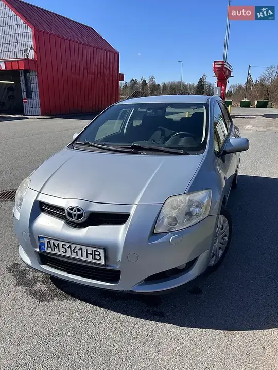 Toyota Auris 2008 photo 3