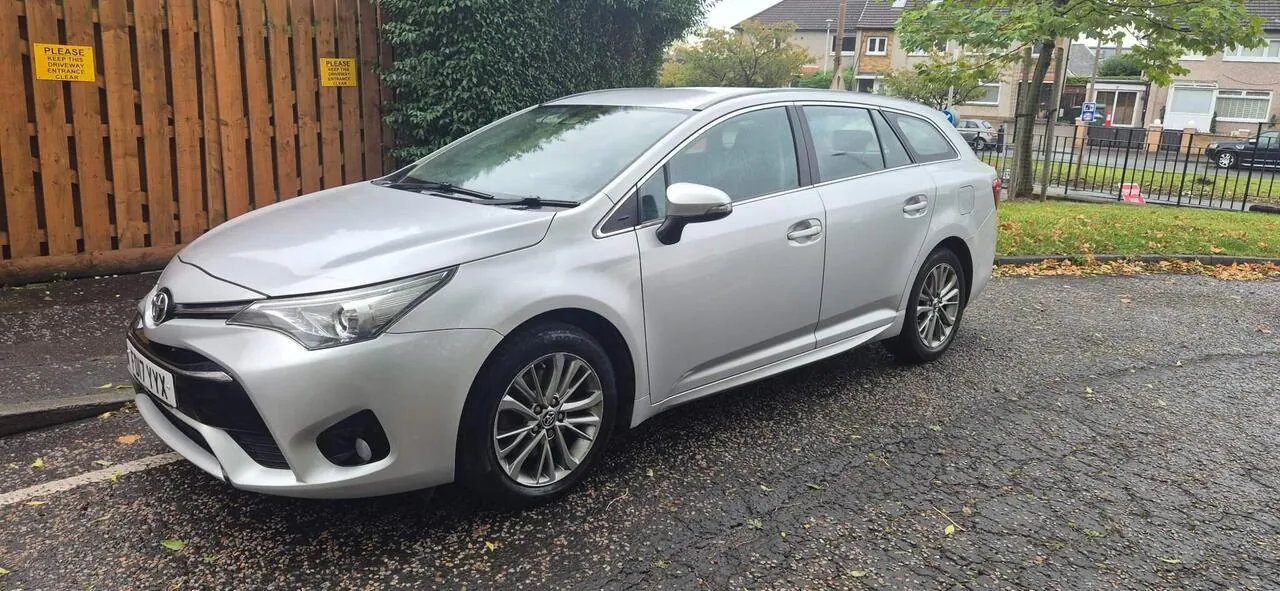 Toyota Avensis 2017 photo 3