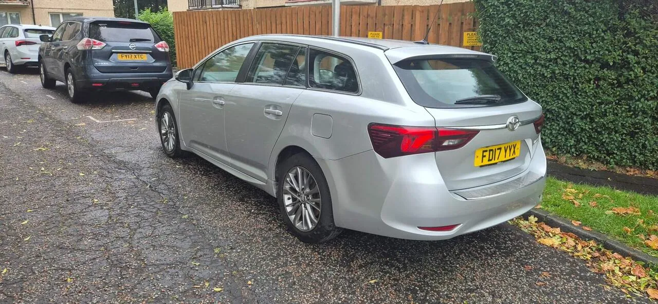 Toyota Avensis 2017 photo 4
