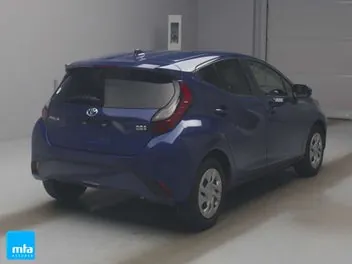 Toyota Aqua 2022 photo 3