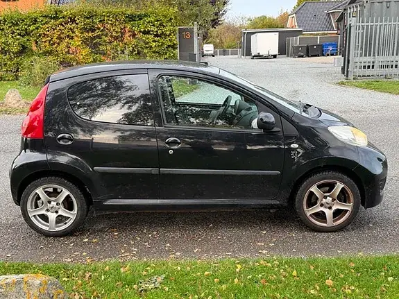 Peugeot 107 2009 photo 4