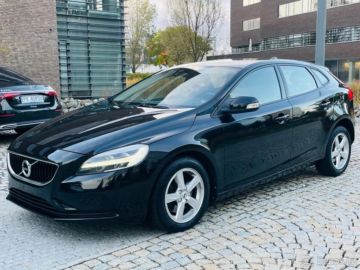 Volvo V40 2018 photo 2