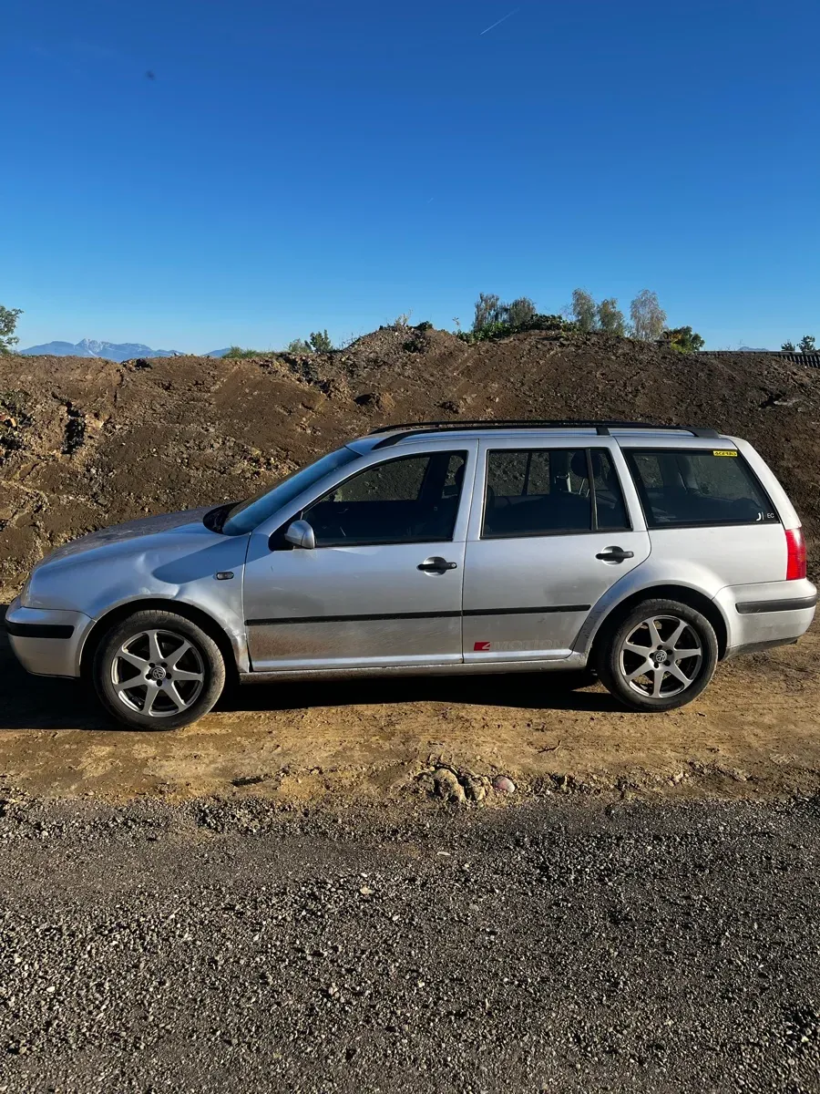 Volkswagen Golf 2003 photo 2