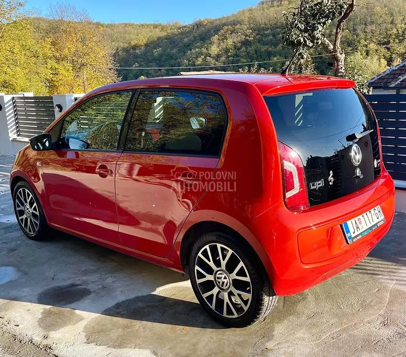 Volkswagen Up 2014 photo 5