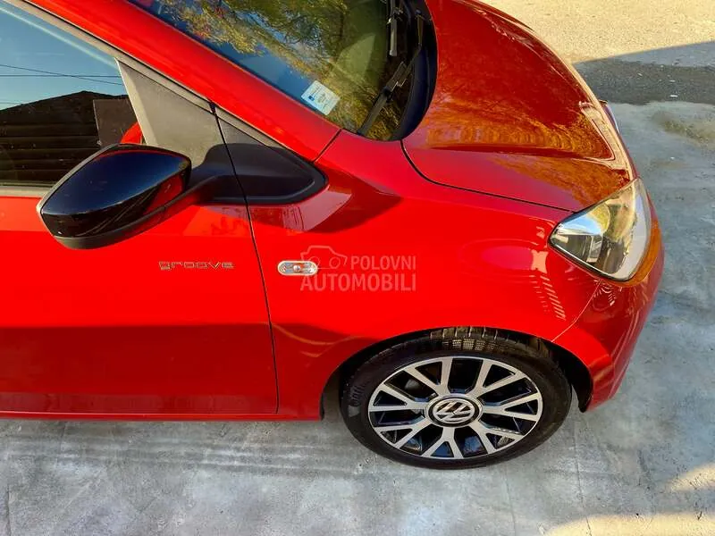 Volkswagen Up 2014 photo 2