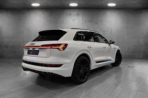 Audi E-Tron 2022 photo 5