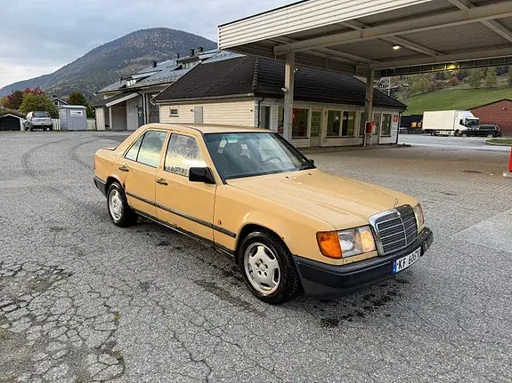 Mercedes-Benz 200 D