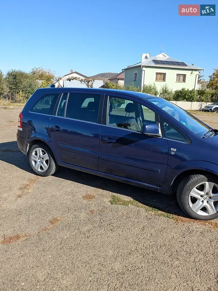 Opel Zafira 2010 photo 4