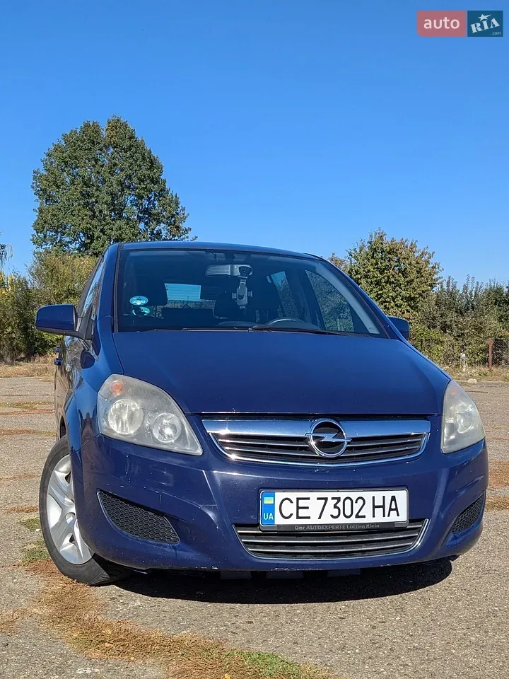 Opel Zafira 2010 photo 2