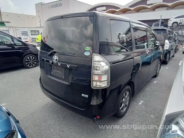 Toyota Voxy X L Edition 2012 photo 4