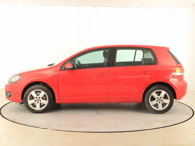 Volkswagen Golf 2011 photo 2