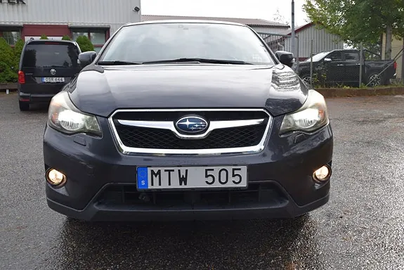 Subaru Xv 2012 photo 2