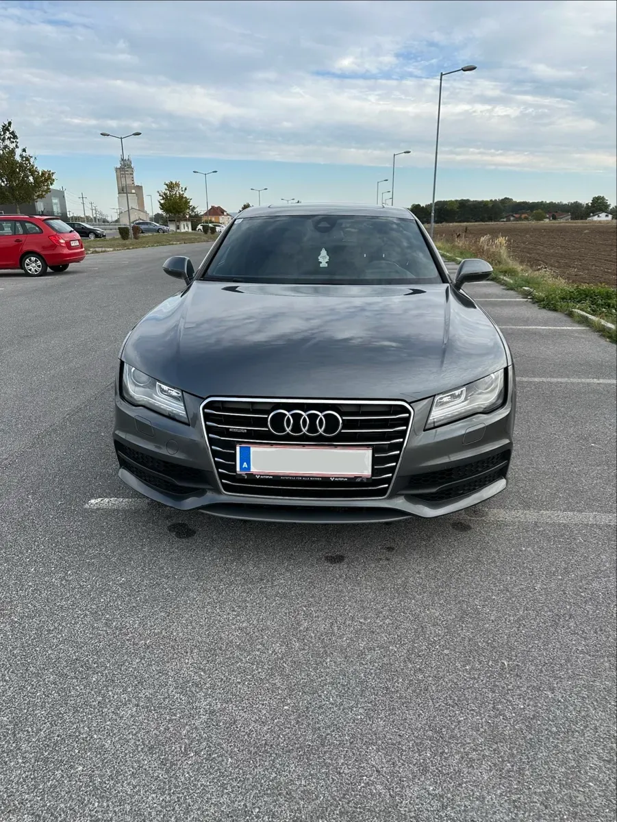 Audi A7 2012 photo 2