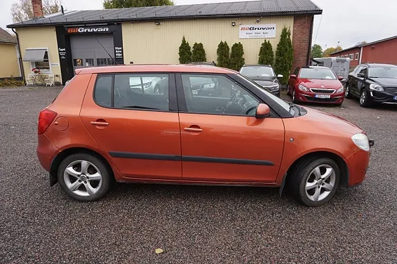 Skoda Fabia 2008 photo 2