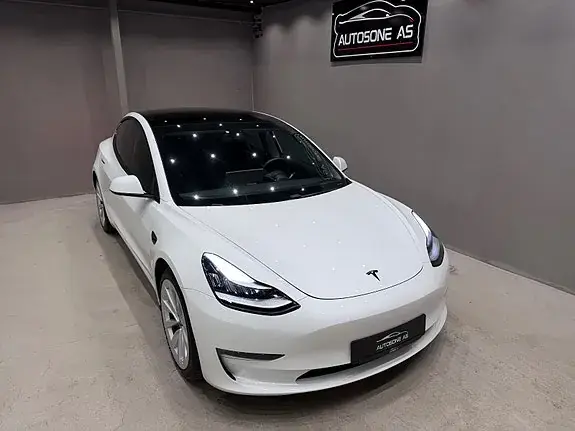 Tesla Model 3 2021 photo 2