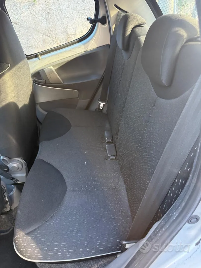 Peugeot 107 2011 photo 5