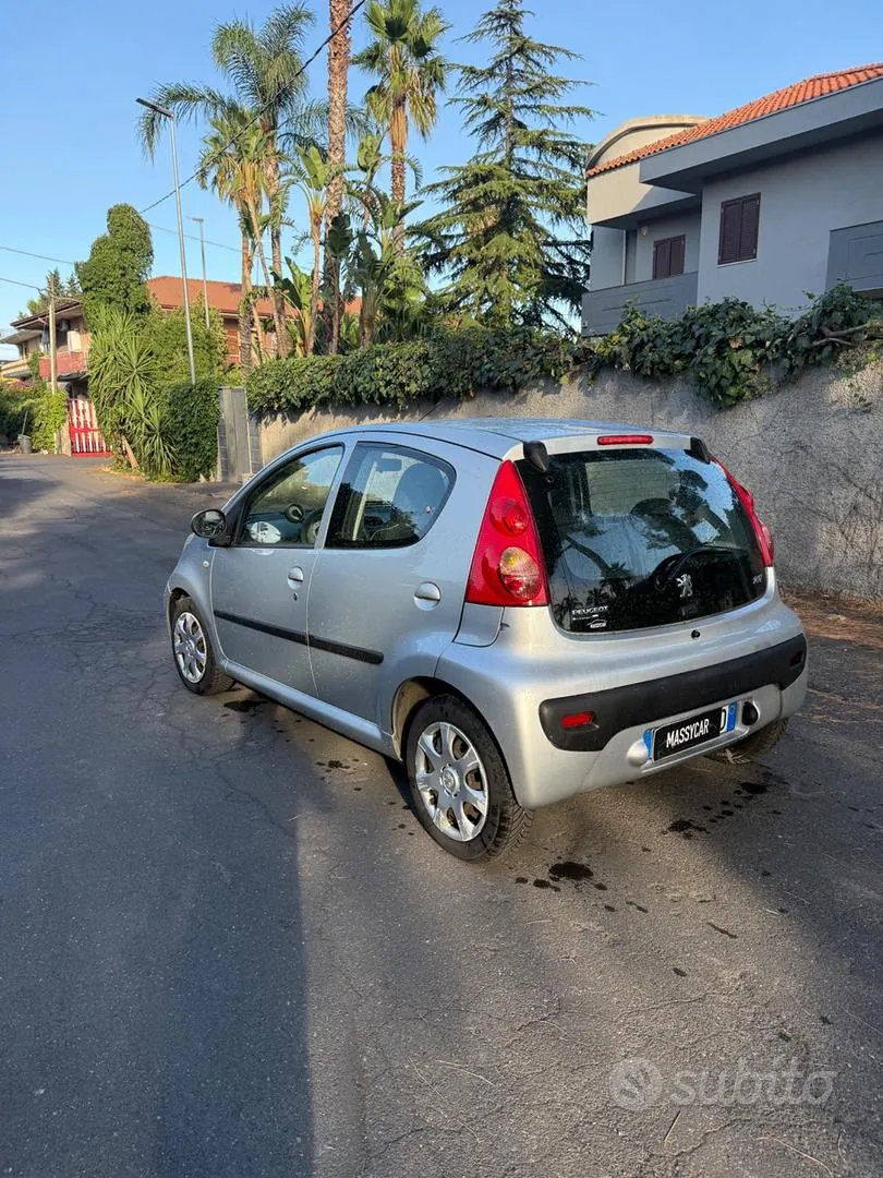 Peugeot 107 2011 photo 4