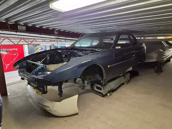 Porsche 944
