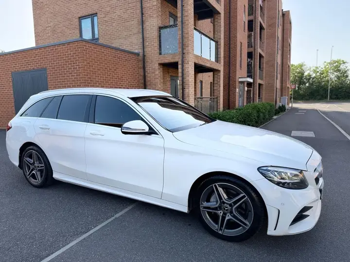 Mercedes-Benz C-Class 2019 photo 4