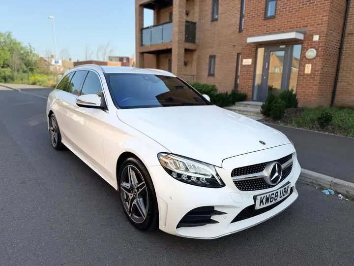 Mercedes-Benz C-Class 2019 photo 2