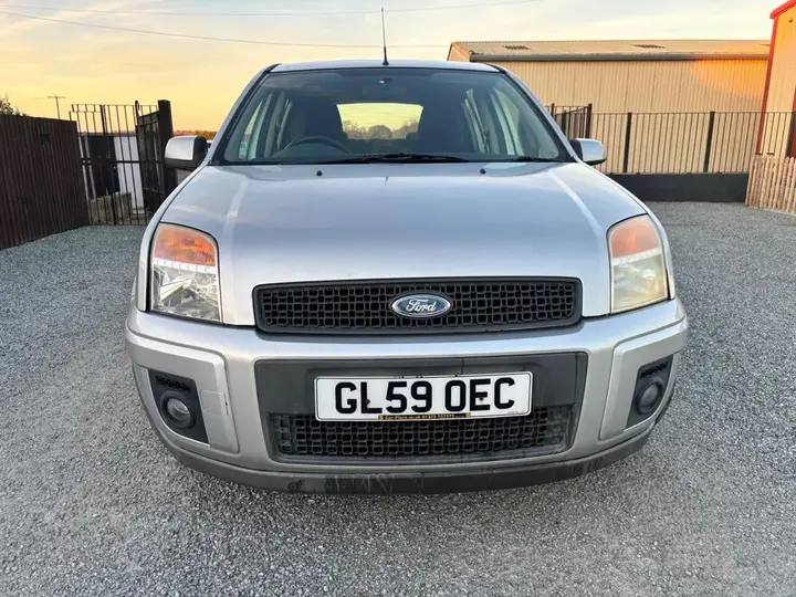 Ford Fusion 2010 photo 2