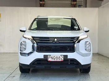 Mitsubishi Outlander 2022 photo 3