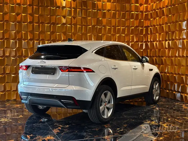 Jaguar E-Pace 2022 photo 5