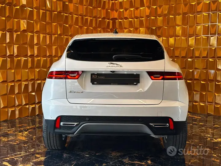 Jaguar E-Pace 2022 photo 4