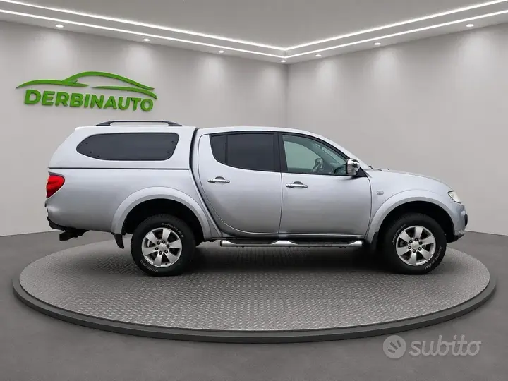 Mitsubishi L200 2015 photo 3