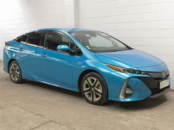 Toyota Prius 2017 photo 2