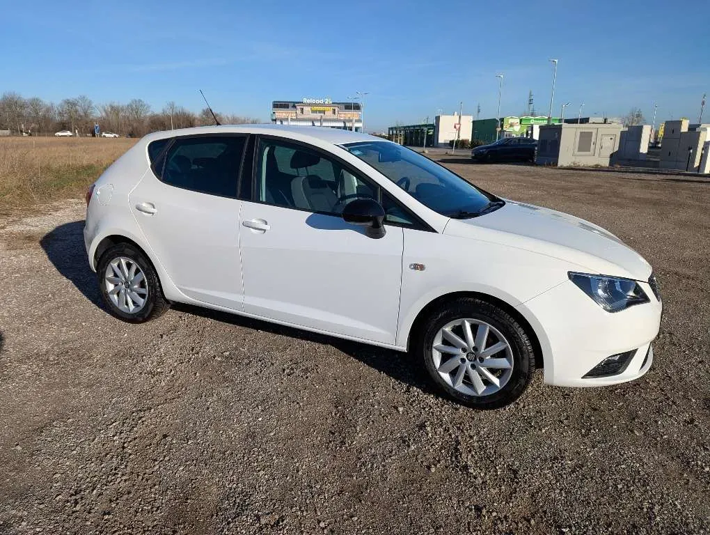 Seat Ibiza 2017 photo 2