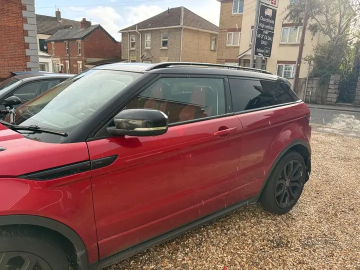 Land Rover Range Rover Evoque 2011 photo 3
