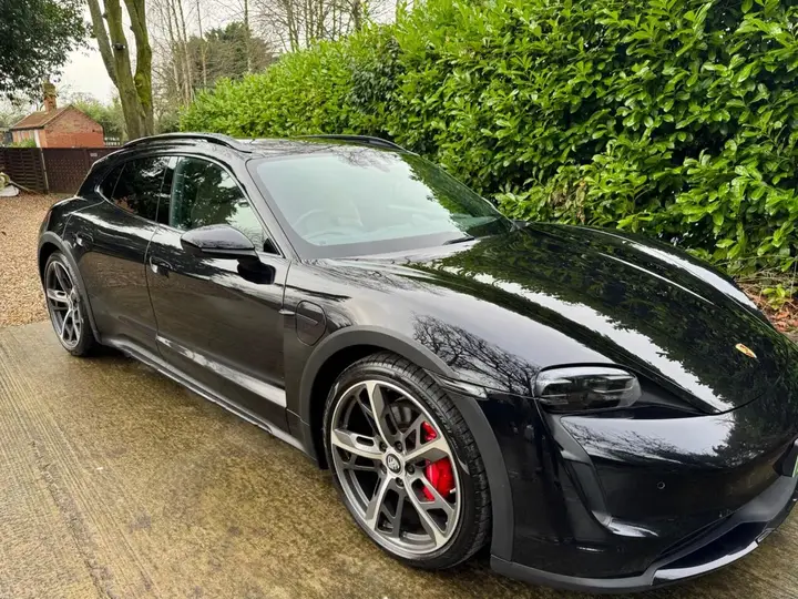 Porsche Taycan 2021 photo 2