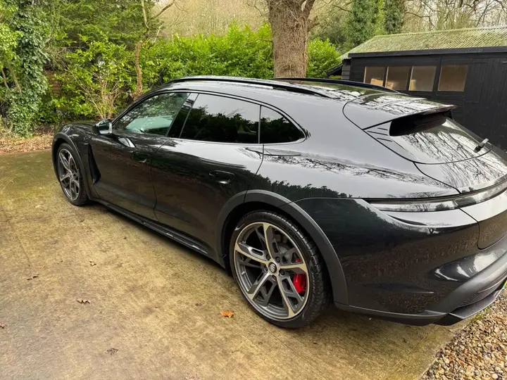 Porsche Taycan 2021 photo 3