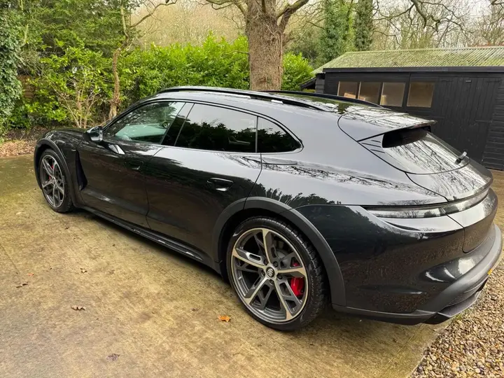 Porsche Taycan 2021 photo 4