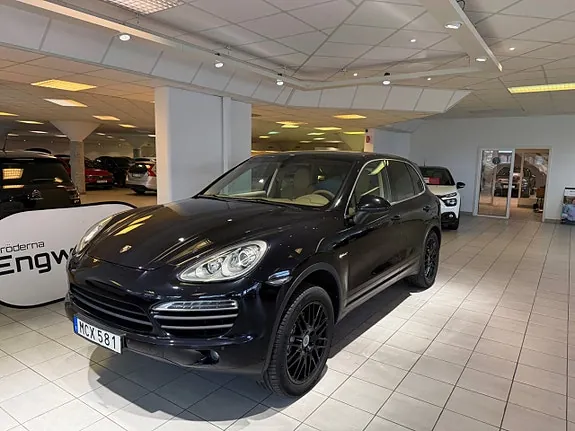 Porsche Cayenne S 2012 photo 2
