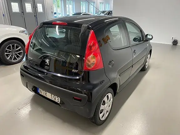 Peugeot 107 2011 photo 4