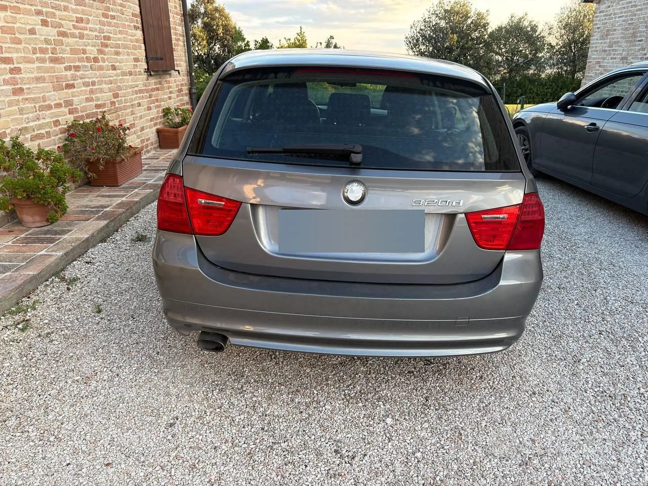 BMW 320D 2012 photo 2