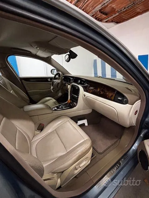 Jaguar Xj8 2004 photo 3