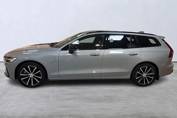 Volvo V60 2025 photo 2