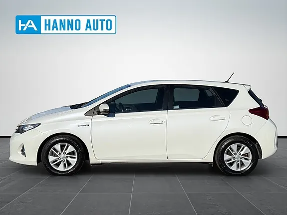 Toyota Auris 2013 photo 2