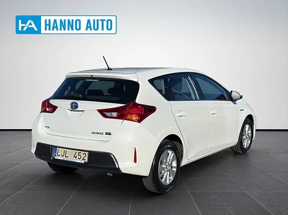 Toyota Auris 2013 photo 5