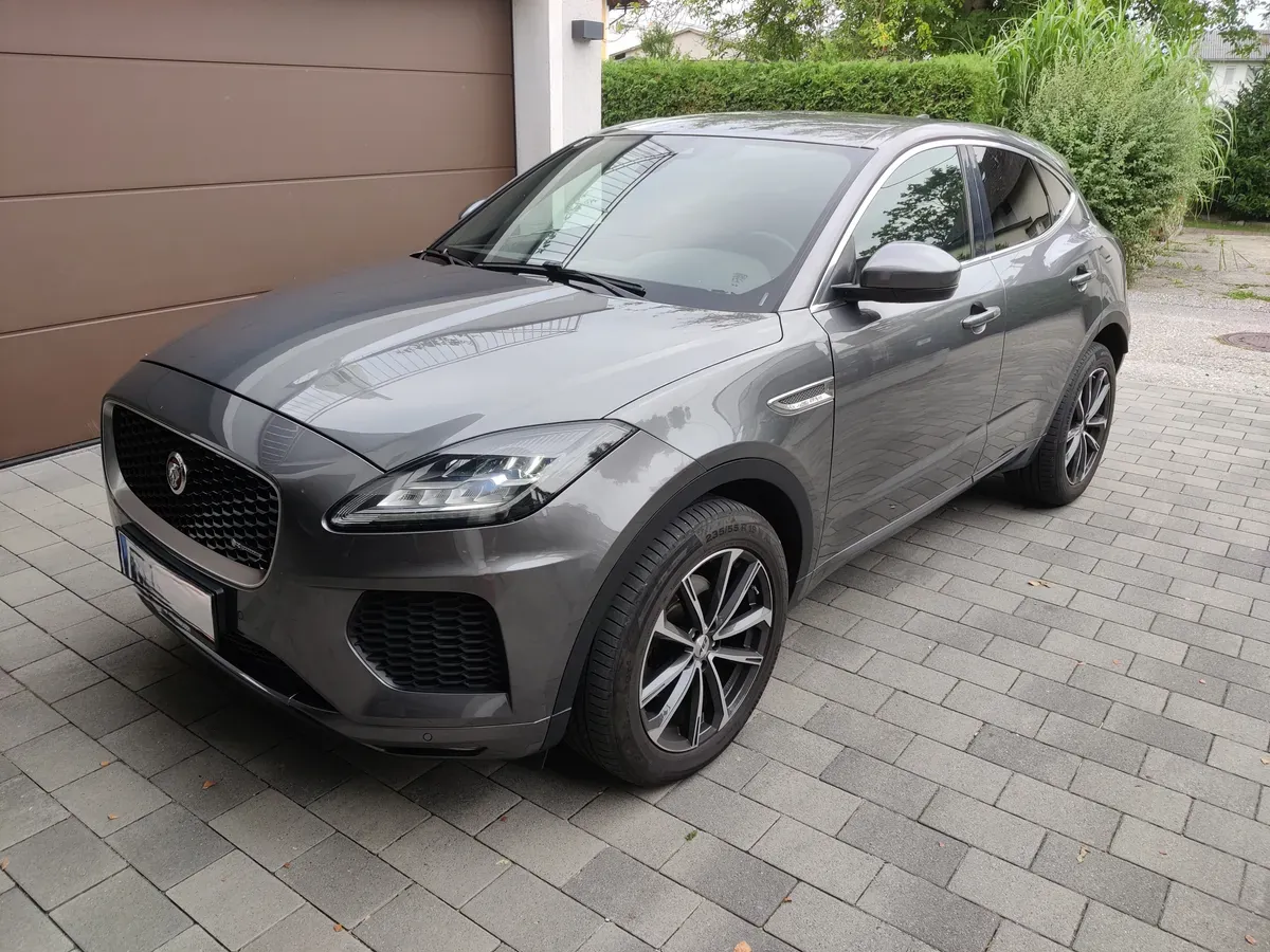 Jaguar E-Pace 2018 photo 3